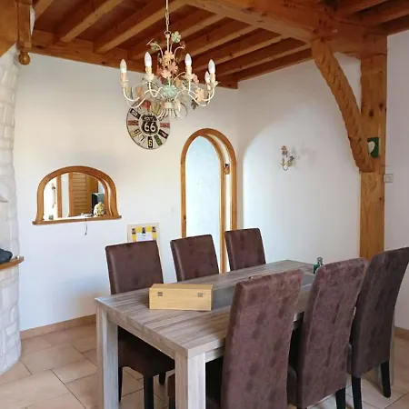 Maison De 2 Chambres Avec Jardin Clos Et Wifi A